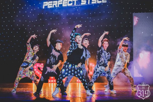 Show diễn DANCE YOUR PERFECT STYLE, ST.319 làm đại diện hình ảnh cho Kakaotalk (6/2013).