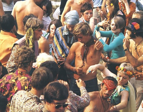 Các tín đồ hippie tham gia  lễ hội