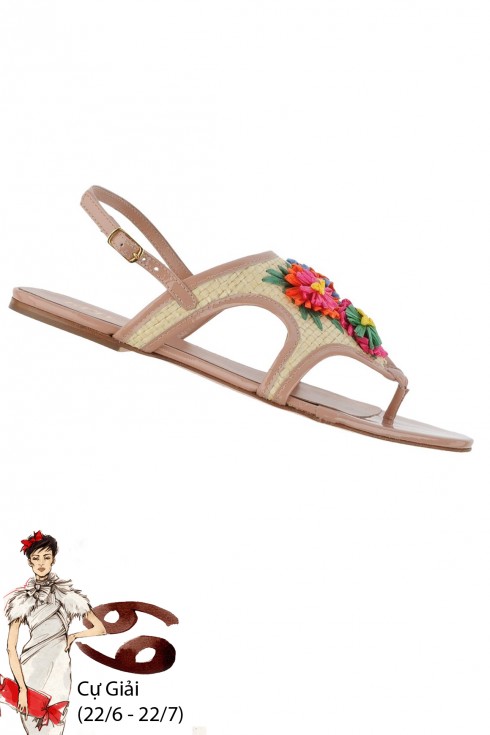 Cự Giải (21/6 – 20/7):<br/>Lại phải đứng trước những câu hỏi bất tận và hóc búa của trái tim, Cự Giải sẽ có một tuần lơ lửng trên mây. Cũng khó trách cung nặng tình cảm như bạn để lạc tâm trí của mình cho những kỉ niệm đã xa. Hiệu quả công việc sẽ bị tâm trạng của bạn tác động ít nhiều. Có thể Cự Giải sẽ khiến người vốn tin tưởng bạn thất vọng.
<br/> Có thể nói nguồn năng lượng chính của Cự Giải đến từ tình cảm, dù là tình thân hay tình yêu, nếu cảm thấy không được yêu thương đủ, Cự Giải sẽ khó mà tập trung hết mình cho công việc. <br>
Dép Red Valentino đính hoa tươi tắn này chính là giải pháp mang năng lượng tình yêu và hóa giải những lo lắng u sầu của Cự Giải.
