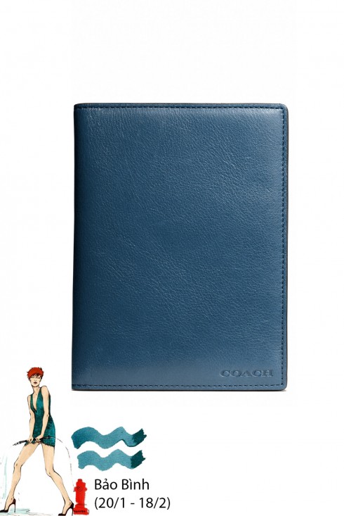 Bảo Bình (20/1 - 18/2):<br/>Tâm trạng Bảo Bình trong tuần này không được tươi sáng dù không có lí do cụ thể. Bạn dễ dàng nổi cáu và tự rước vào mình những thị phi ngay từ đầu tuần. Một món quà nhỏ sẽ đến vào độ giữa cho đến cuối tuần như giọt nước tắm mát cho tâm hồn bạn. Bảo Bình nên chú ý hơn tới những ân cần nhỏ nhặt của người ấy.
<br/>
Chiếc ví đựng hộ chiếu màu xanh biển đơn sắc của Coach này chính là