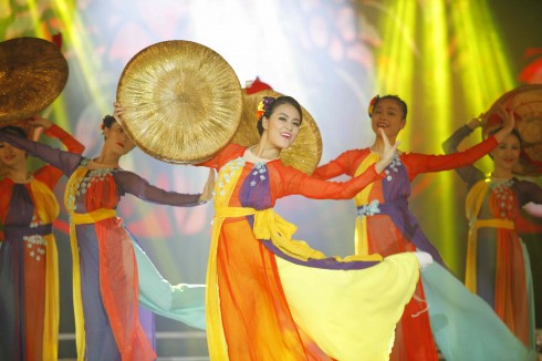 Múa- Hoang Thuy Linh - Thoáng xuân (5)