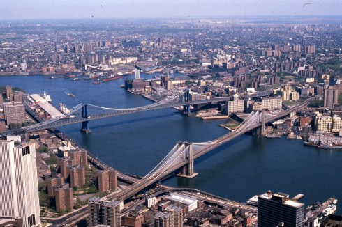 Manhattan_and_Brooklyn_bridges_on_the_East_River,_New_York_City,_1981
