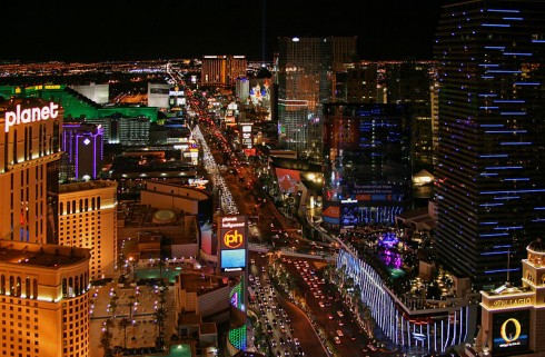 800px-Las_Vegas_Strip_at_night,_2012