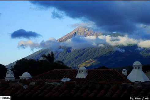volcán-de-agua-guardianes-de-la-ciudad-antigua-guatemala_Around