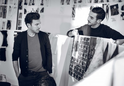 NTK Nicolas cùng nhóm sáng tạo của Louis Vuitton.