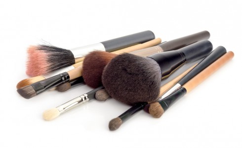cleaning-your-makeup-brushes