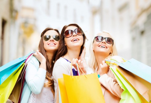 Các trung tâm mua sắm nắm rất rõ những nguyên tố chi phối quyết định mua hàng này của khách. 