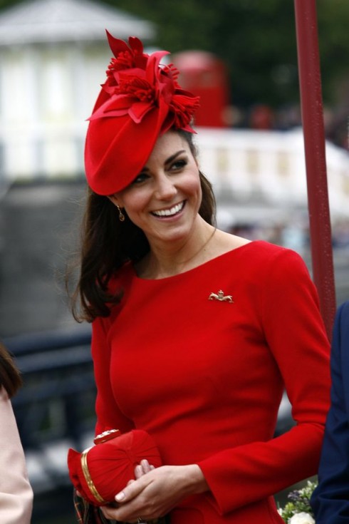 Kate Middleton trong một thiết kế của Jane Taylor