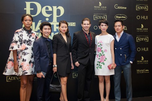 Người mẫu Thu Hằng, Make up Tùng Châu, Giám Đốc Sáng Tạo Hà Đỗ, Xuân Lan cùng ông Randy trong su kien dep gia tri vang 2014