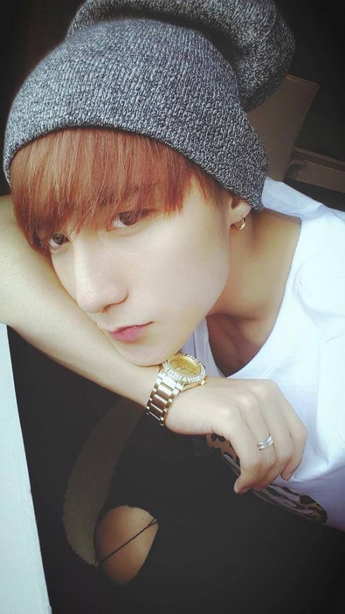 Tóc indie màu hạt dẻ.