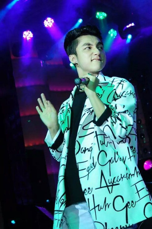 Tóc undercut mạnh mẽ và cá tính.