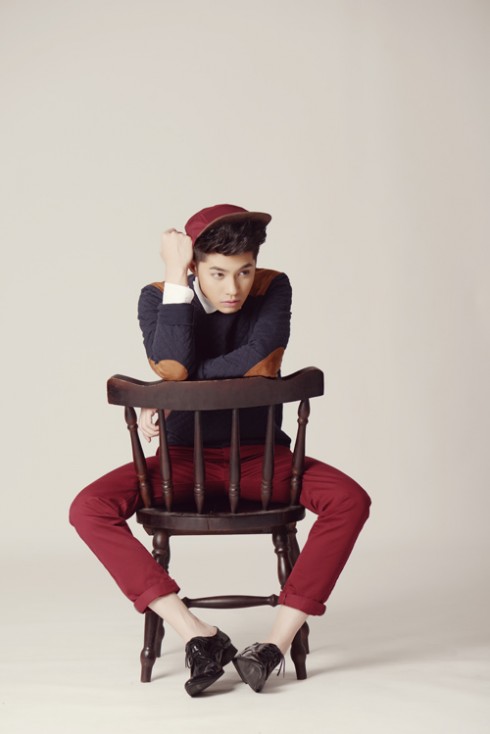 Màu đỏ là màu sắc Noo Phước Thịnh vận dụng khá thành công cho trang phục của mình.