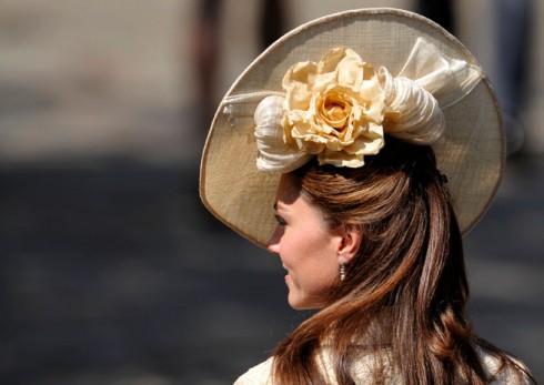 Kate-Middleton-Gina-Foster-hat-Zara-wedding