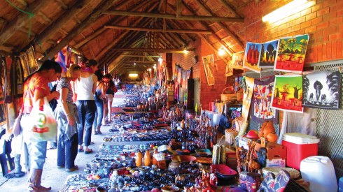 Các khu chợ tại St.Lucia là nơi lý tưởng để bạn có thể chọn những món quà lưu niệm cho bạn bè, gia đình