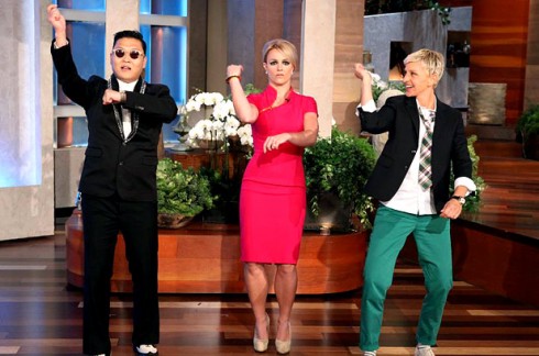 Psy, Britney và Ellen cùng  điệu "nhảy ngựa" nổi tiếng.