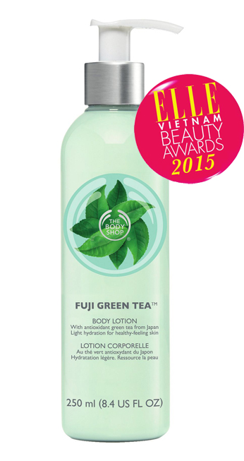 <strong>5. THE BODY SHOP FUJI GREEN TEA™  BODY LOTION</strong><br><br> Dưỡng ẩm cho làn da của bạn với  sữa dưỡng thể trà xanh Nhật Bản  Fuji Green Tea™ Body Lotion đầy  tinh tế và hương thơm dịu nhẹ. Sản  phẩm có thành phần chính là trà  xanh được hái bằng tay từ núi Phú  Sĩ, Nhật Bản giúp chống ôxy hóa,  mang lại lại làn da tươi khỏe và luôn  đủ độ ẩm. Giá: 499.000 VNĐ/250ml.