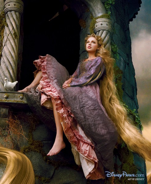 Taylor Swift hoá thân thành công chúa Rapunzel tỏng bộ phim hoạt hình nổi tiếng "Tangled" của hãng Disney