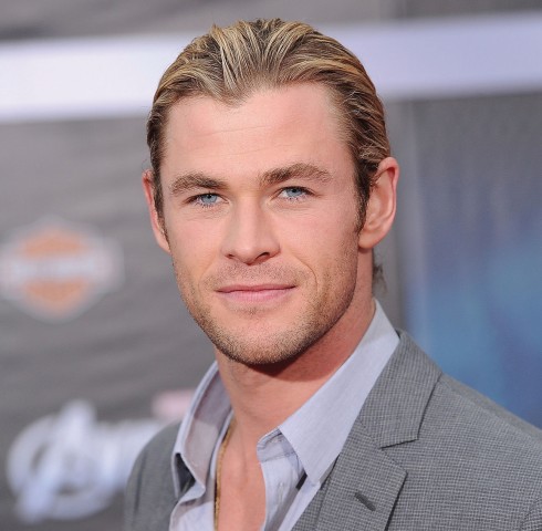 cung hoang dao chris hemsworth