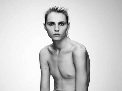 HÌnh ảnh Andrej Pejic khi chưa giải phẫu chuyển giới 