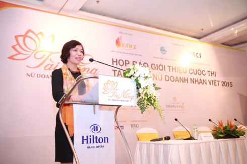 Bà Hà Thu Thanh - Phó Chủ tịch Hôi Nữ doanh nhân Việt Nam phát biểu tại họp báo