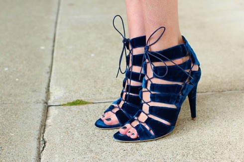 blue-velvet-Loeffler-Randall-heels-fashion-bloggers-wearing-velvet-streetstyle-nyc-nolita-