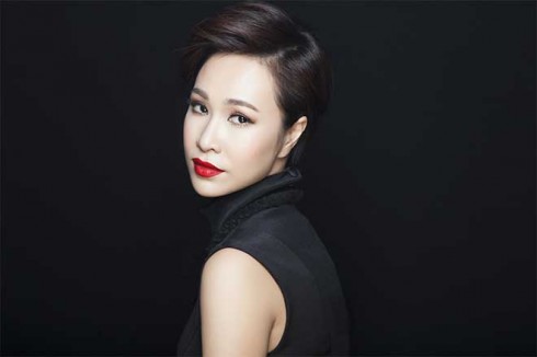 ca si uyen linh