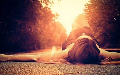 Phải chăng, thời đại này giới trẻ yêu thích nỗi buồn đến vậy