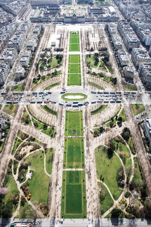 Toàn cảnh Paris nhìn từ tháp Eiffel