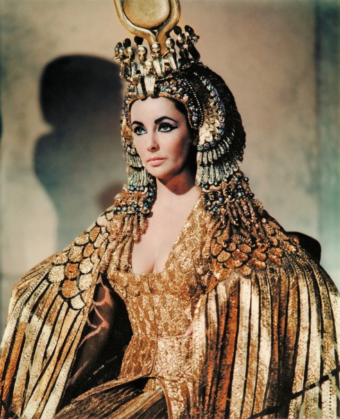 Nha thiet ke Irene Sharaff Cleopatra