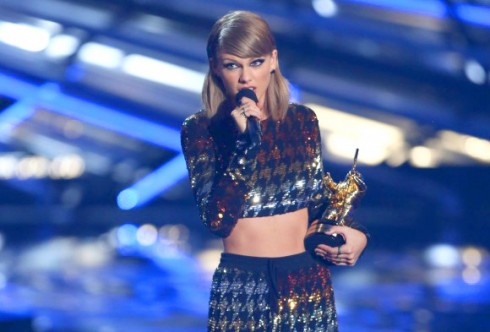 VMA 2015 vinh danh Taylor Swift 2 - elle việt nam