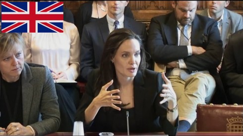 Angelina Jolie trình bày trước Quốc Hội Anh về tình trạng bạo lực tình dục tại các khu vực giao tranh ISIS vào ngày 8/8 vừa qua.