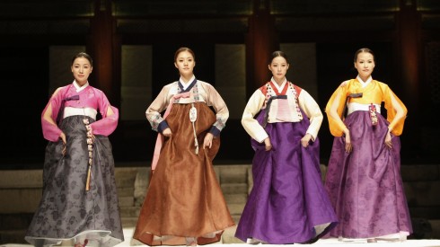 Hanbok là trang phục truyền thống của Hàn Quốc
