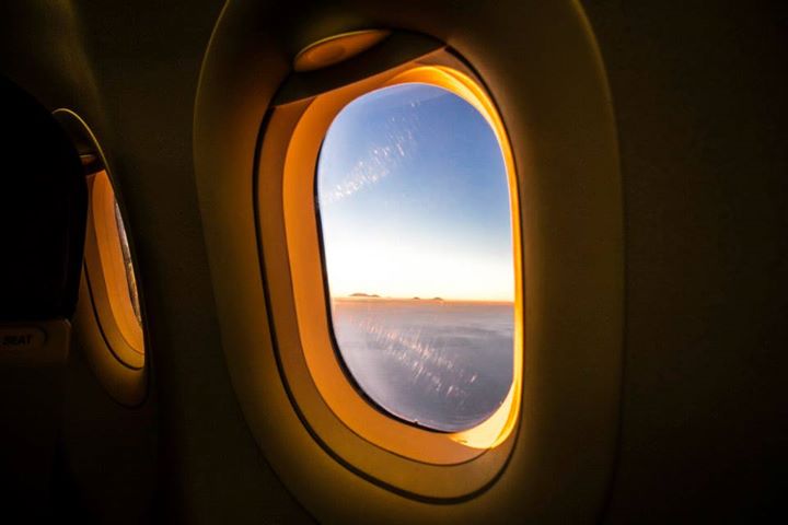 Quang cảnh từ trong máy bay nhìn ra ngoài (Photo: Ho Ny)
