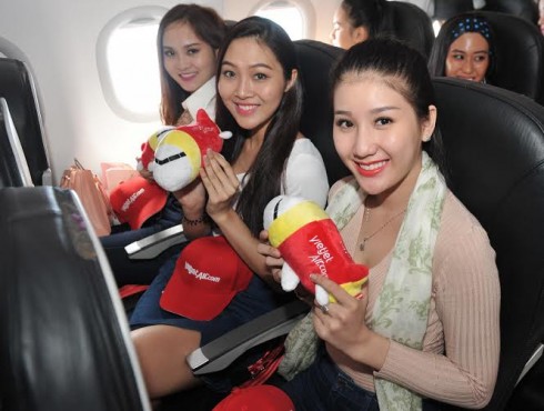 Vietjet hân hạnh đồng hành cùng cuộc thi Hoa Hậu Hoàn Vũ Việt Nam 2015