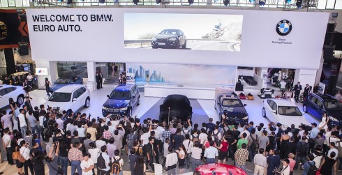BMW lại chuyển tải chủ đề Cảm Xúc Thăng Hoa qua chuỗi 8 mẫu xe hùng hậu tại VIMS 2015