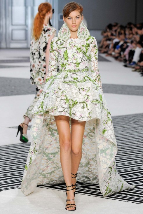 dam hang hieu cao cap Giambattista Valli