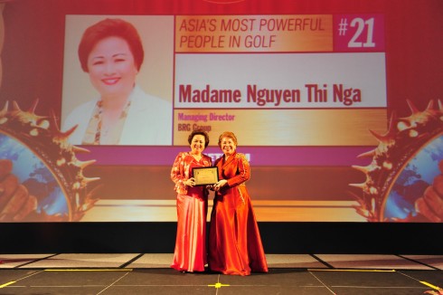 Madame Nguyễn Thị Nga - Chủ tịch Tập đoàn BRG được tạp chí Asia Golf Monthly vinh danh là “Lãnh đạo có tầm nhìn xuất sắc của Châu Á Thái Bình Dương”. 