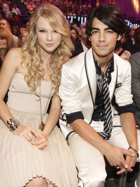 Joe Jonas, bạn trai đầu tiên của Taylor Swift được báo chí biết đến