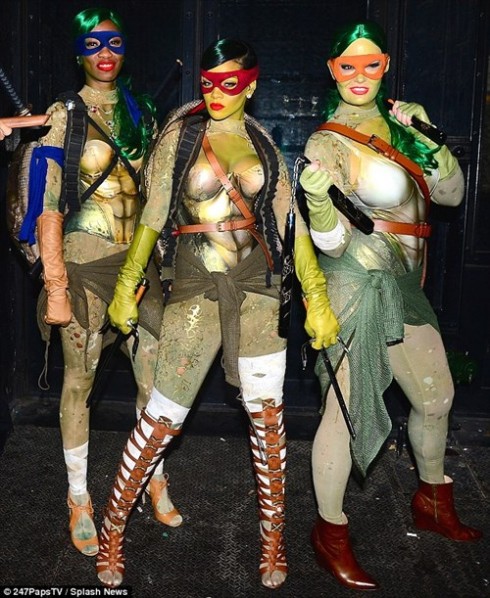 rihanna-trang-phuc-halloween