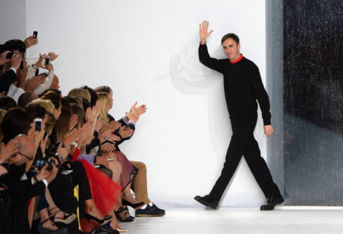 Raf Simons luôn nhận được sự tán thưởng nhiệt liệt trong thời gian ở với Dior