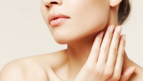 dưỡng da mặt và cổ