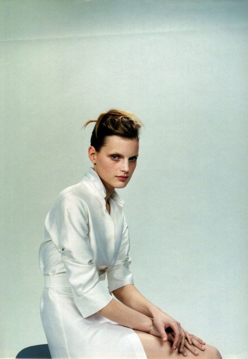 Guinevere Van Seenus trong campaign của  Jil Sander, chụp bởi Craig McDean