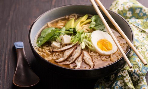 ramen 612 490x296 Nền văn hóa ăn uống của các quốc gia trên Thế giới