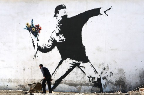 Tác phẩm gây tranh cãi nhất của Banksy ở trên bức tường West Wallở Palestine