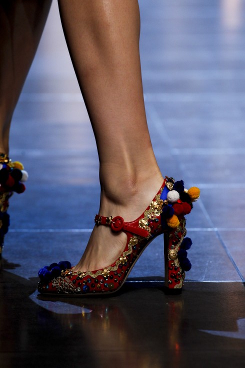 Phong cách "màu mè" đặc trưng duyên dáng của Dolce & Gabbana.
