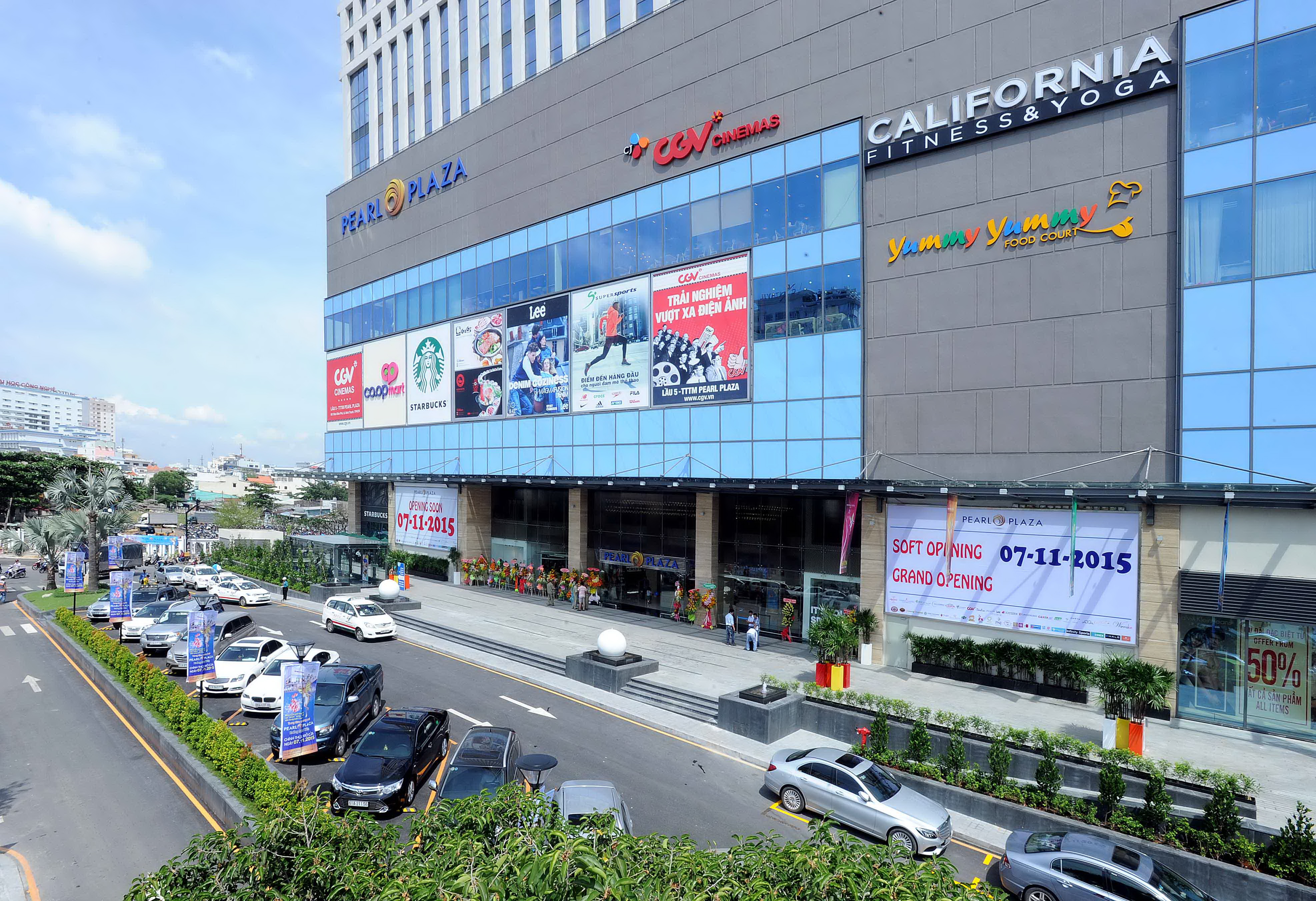 Trung tâm thương mại gần dự án