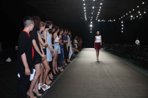 Tập dượt catwalk lần cuối trước show diễn tối nay