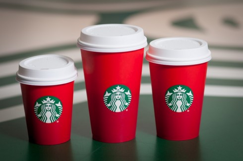 Thiết kế ly Starbucks với chủ đề Noel gây tranh cãi