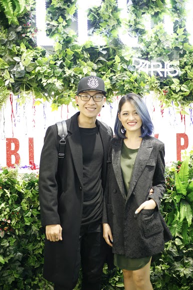 Mỹ nam Trần Trung và nữ diễn viên Thùy Anh ton sur ton tham dự sự kiện. 