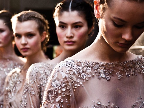 Bộ sưu tập Haute Couture Thu - Đông 2012 của Elie Saab được đính pha lê Swarovski